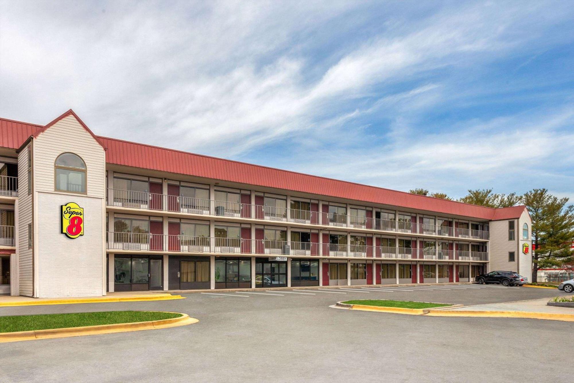 Super 8 By Wyndham Baltimore Northwest Windsor Mill Exterior foto